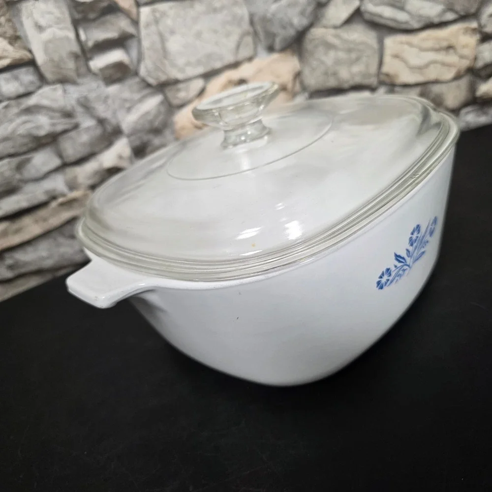 Corning Ware Casserole Dish Blue Cornflower 2.5 QT Retro Americana Kitchen w Lid